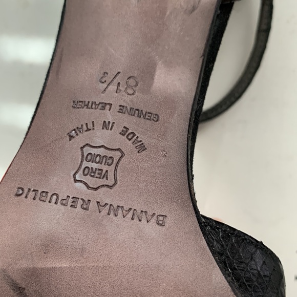 Banana republic Tina tstrap suede heel 8.5 NIB made In Italy - Picture 4 of 4